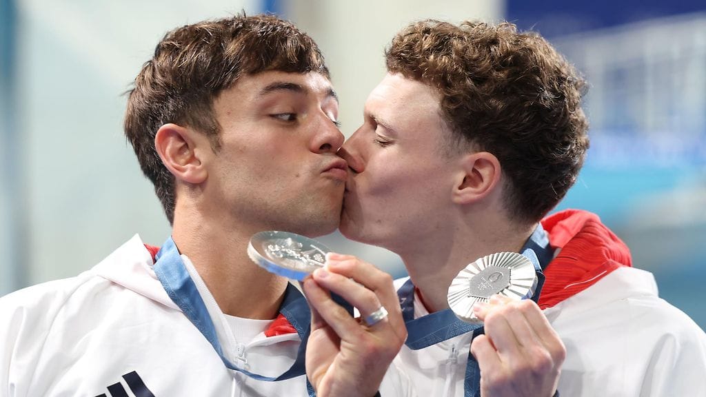 Tom Daley ja Noah Williams voittivat olympiahopeaa kymmenen metrin kerroshyppyjen parikilpailussa.