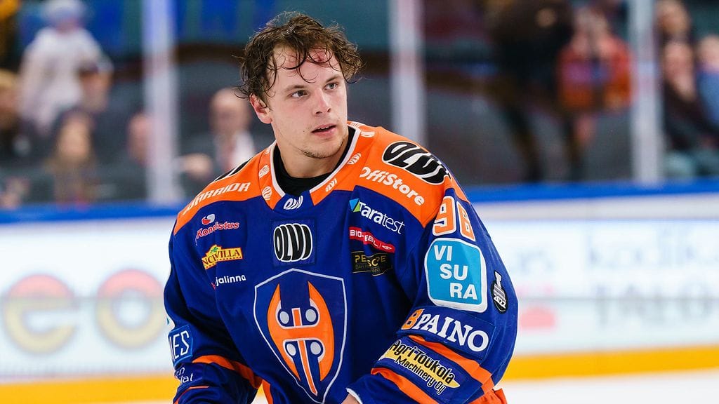 Sami Moilanen kuvattuna Tapparan paidassa kaudella 2022–23.