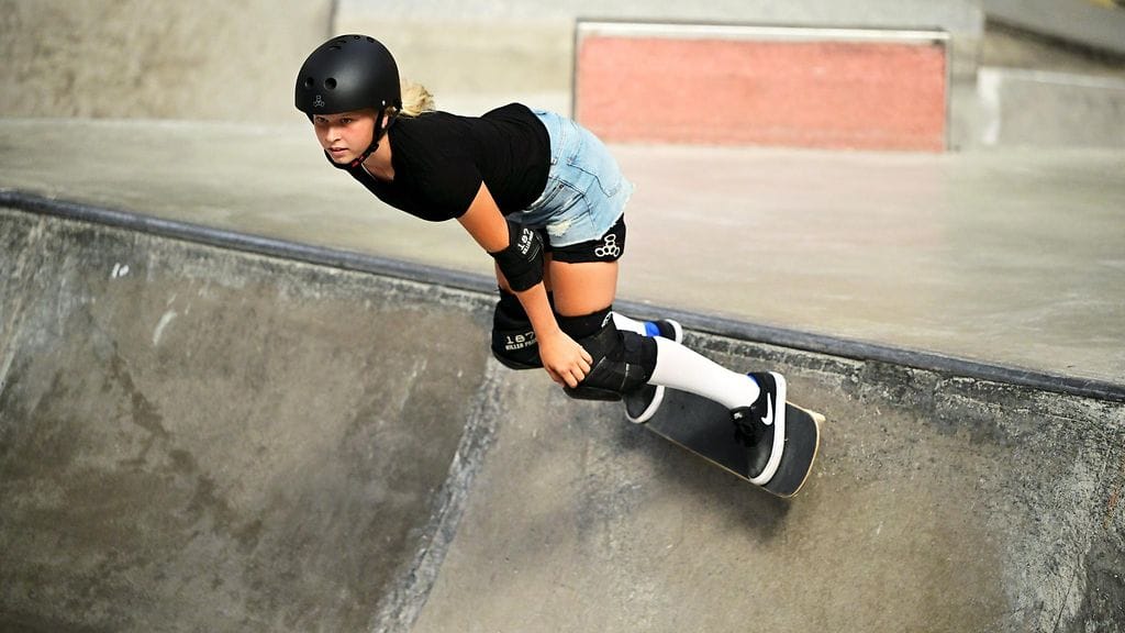 Heili Sirviö on hakenut skeittaustuntumaa Pariisissa.