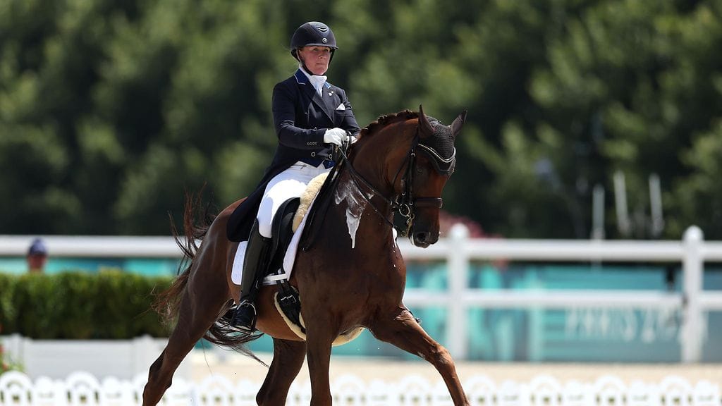 Emma Kanerva ratsastaa loppukilpailussa sunnuntaina.