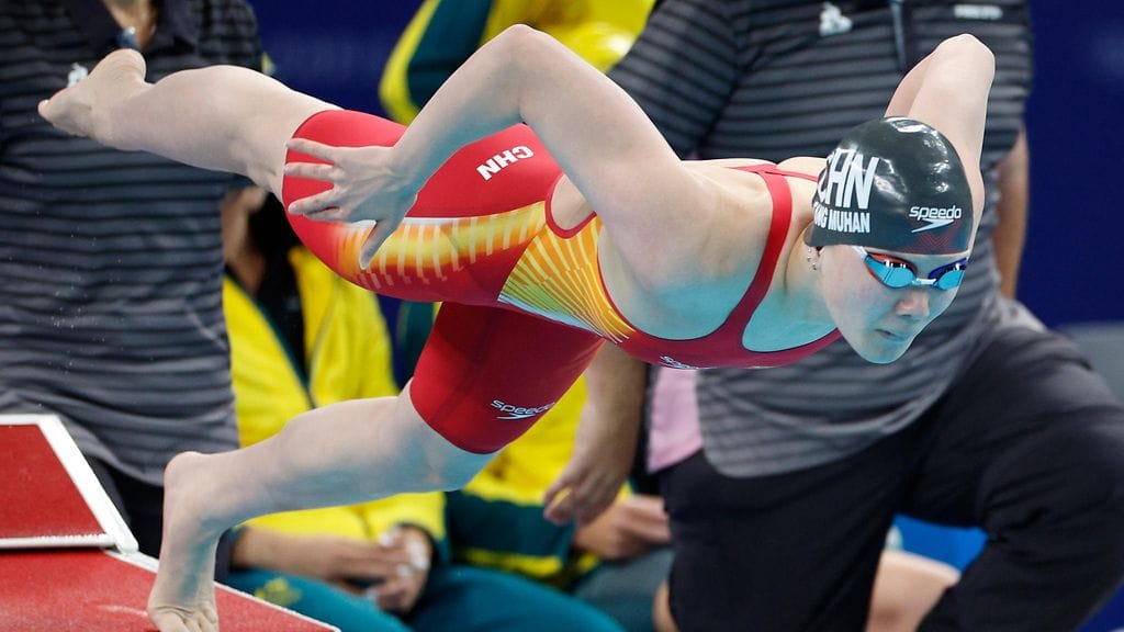 Muhan Tang ui torstaina Kiinan 4x200 metrin sekauintiviestissä.