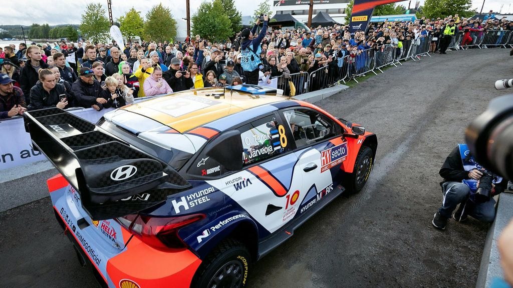 Suomen MM-ralli käynnistyi torstaina aamupäivällä testierikoiskokeella.