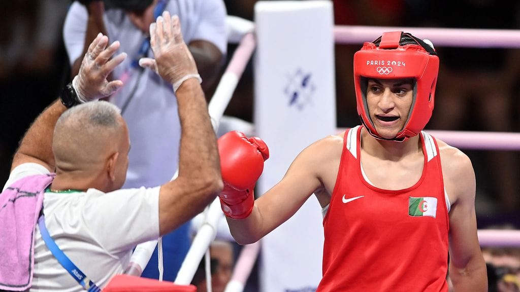 Algerialainen Imane Khelif hylättiin IBA:n MM-kisoista, mutta ottelee olympialaisissa.