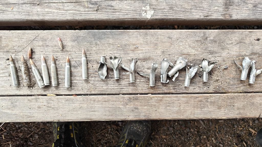 Räjähtämättömät patruunat ovat poliisin hallussa.