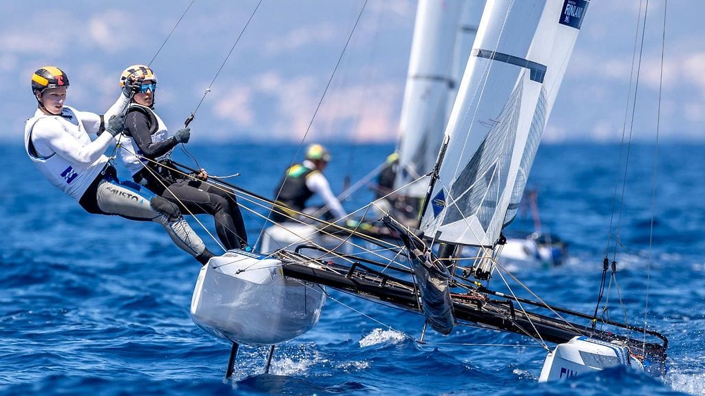 Sinem Kurtbay ja Akseli Keskinen ovat avauspäivän jälkeen kolmannella sijalla purjehduksen Nacra 17 -luokassa.