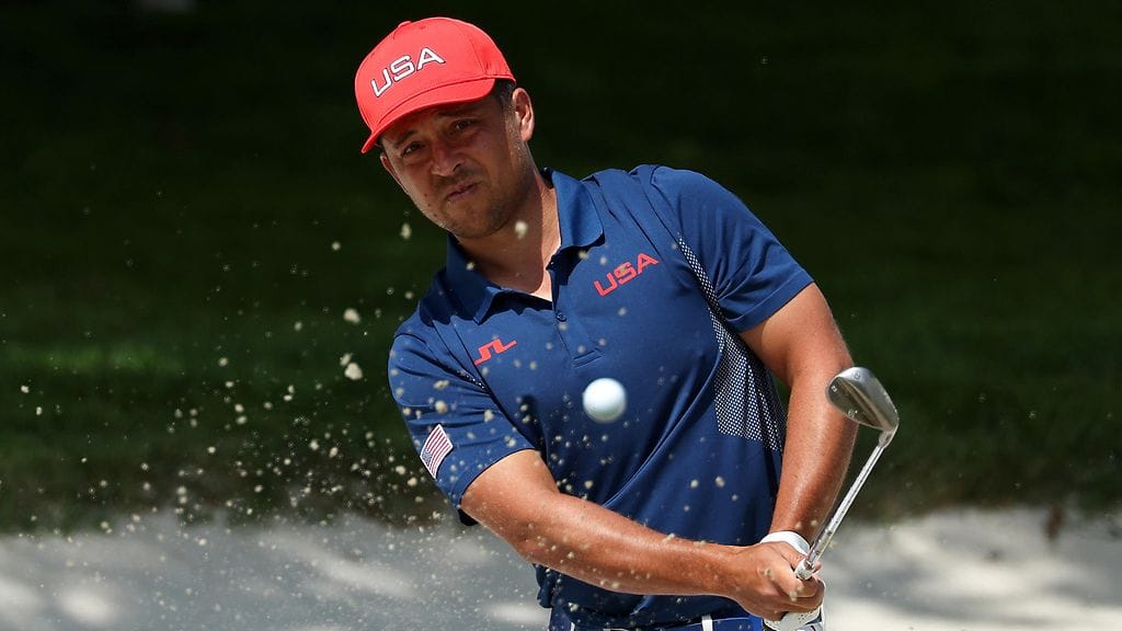 Kaudella kaksi major-turnausta voittanut ja olympiakultaa puolustava Xander Schauffele jakaa kärkipaikkaa ennen päätöskierrosta.