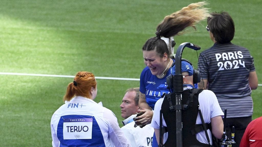 Silja Kosonen paiskasi moukarin viimeisellä heitollaan yli 72 metriin.