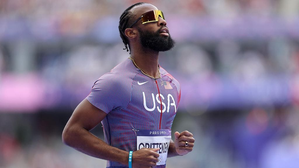 Freddie Crittendenilla ei ollut aikomustakaan kisata jatkopaikoista 110 metrin aitajuoksun alkuerissä.