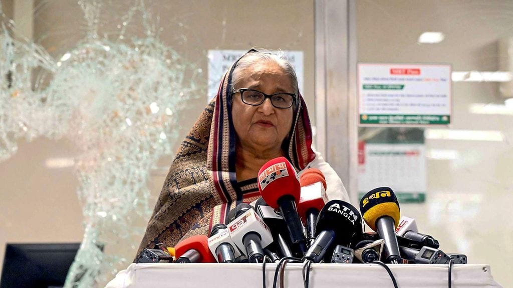 Bangladeshin pääministeri Sheikh Hasina erosi aikaisemmin tänään sen jälkeen kun mielenosoittajat olivat tunkeutuneet pääministerin edustusasuntoon.