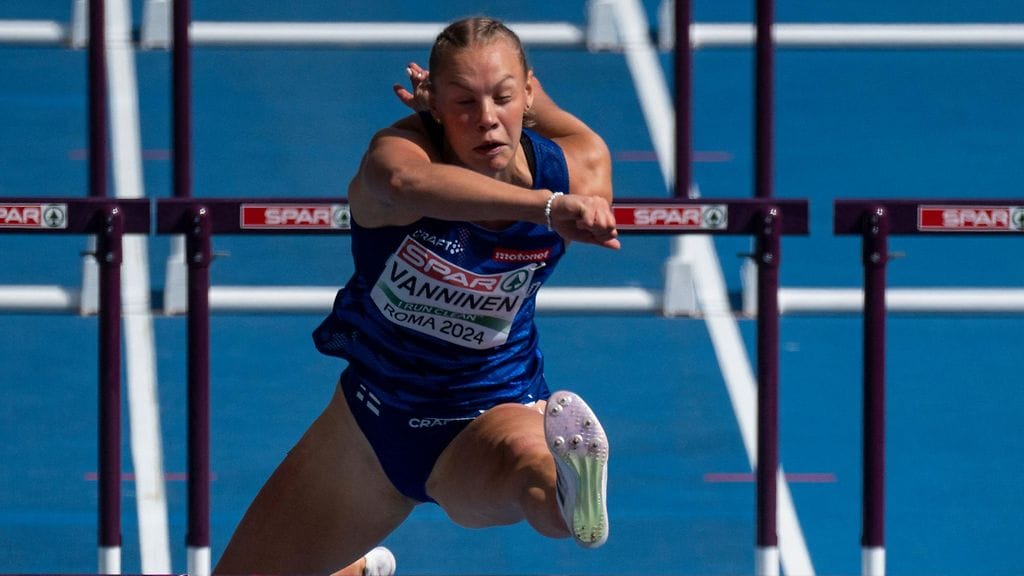 Saga Vanninen kilpaili edellisen kerran EM-kisoissa kesäkuun alussa. Hän ehti juosta pika-aidat ja hypätä korkeutta ennen keskeytystään.