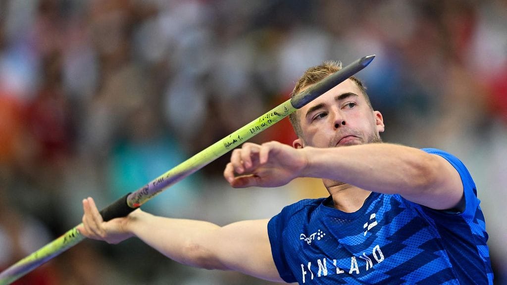 Toni Keränen heitti miesten keihäänheiton karsinnassa komean kaaren 85,27.