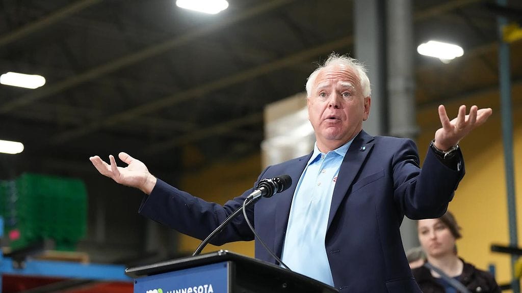 Tim Walz on luonnehtinut vastaehdokaspariaan oudoiksi hepuiksi.