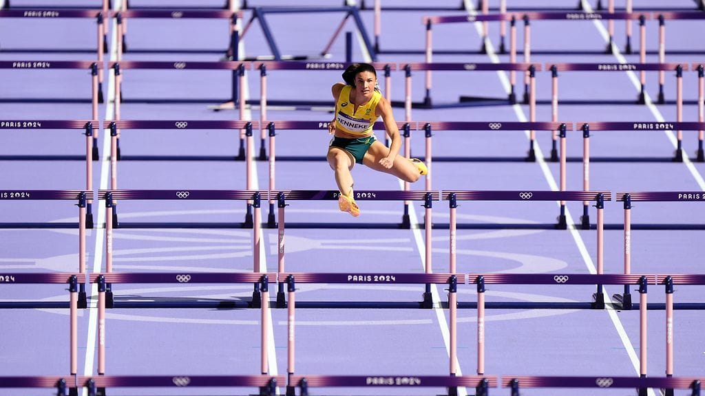 Michelle Jenneke juoksi maaliin saakka.