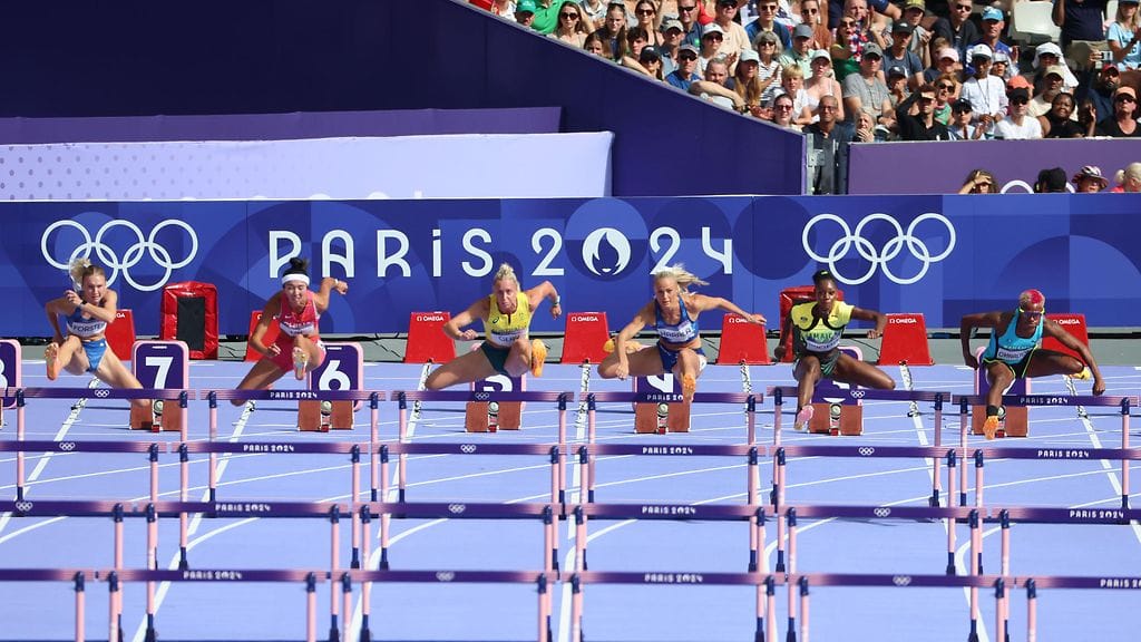 Lotta Harala pääsi hyvin liikkeelle telineistä, mutta juoksusta puuttui rentoutta, Tommi Evilä näki.