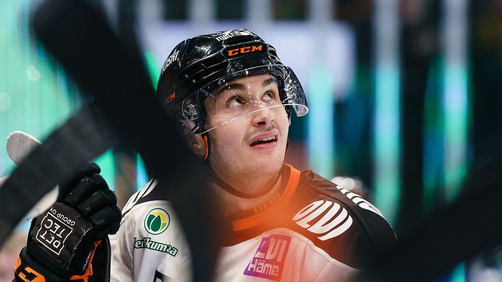 Matti Järvinen pelasi juniorivuotensa Bluesissa. Alkavalla kaudella on kotiinpaluun aika Kiekko-Espoon paidassa. Arkistokuva.
