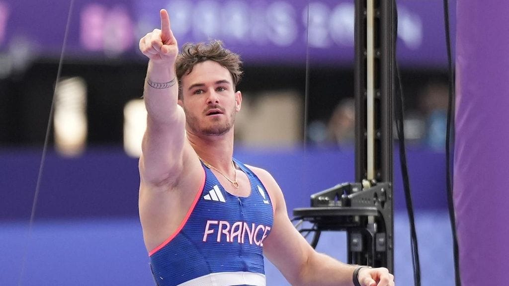 Aikuisviihdesivusto kiinnostui Anthony Ammiratista.