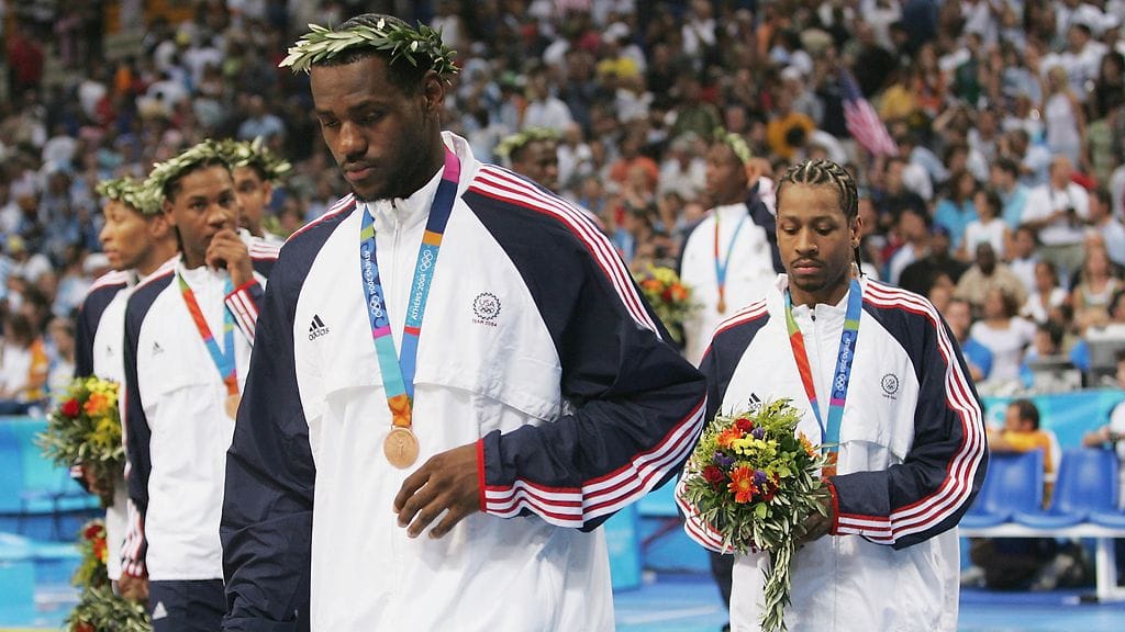 LeBron James ja kumppanit palasivat Ateenan 2004 kisoista kotiin nöyryytettyinä pronssimitalisteina.