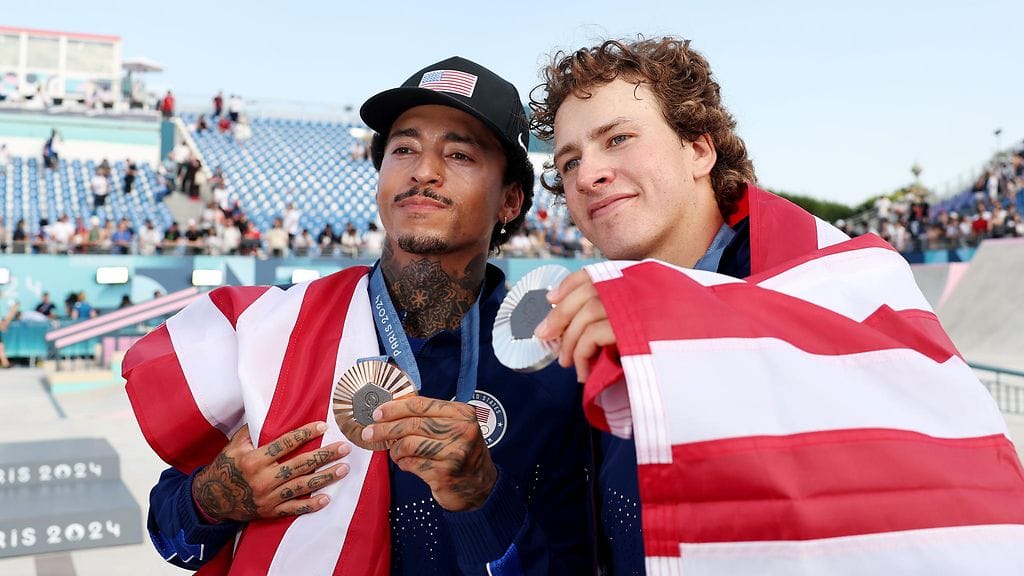 Nyjah Huston (vas.) kritisoi olympiamitalien laatua.