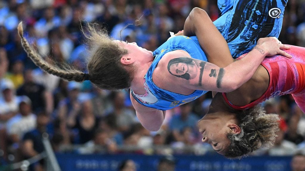 Kennedy Blades lähetti Catalina Axenten ilmojen teille pelottavin seurauksin.