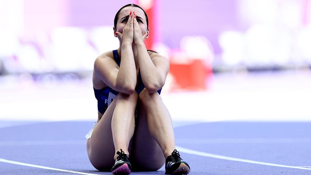 Reetta Hurske karsiutui täpärästi jatkosta 100 metrin aitojen keräilyerissä.