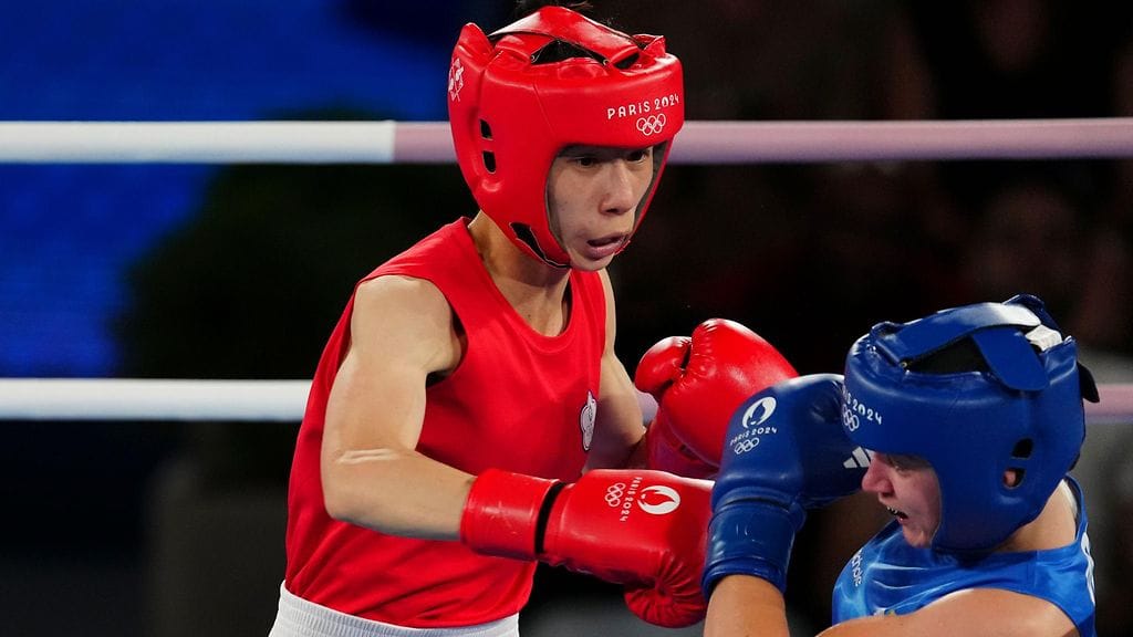 Lin Yu-ting nyrkkeili 57-kiloisten olympiakultaa.