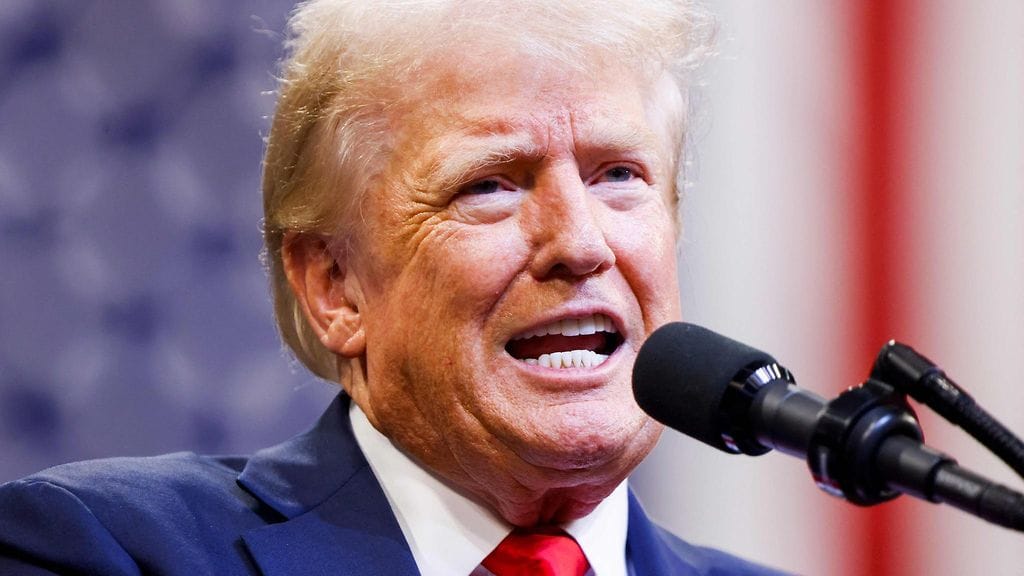 Donald Trump otti kiistanalaisin sanoin kantaa urheiluun ja nyrkkeilyyn.