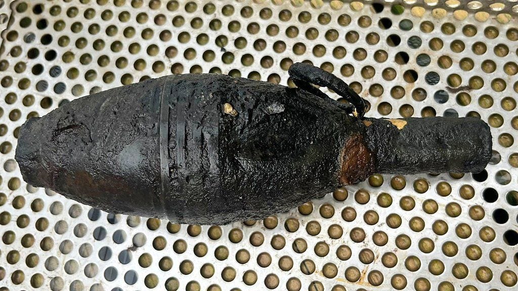 Nurmijärven kunnan vesistöstä löytyi sunnuntaina päivällä sodanaikainen M32 munakäsikranaatti.