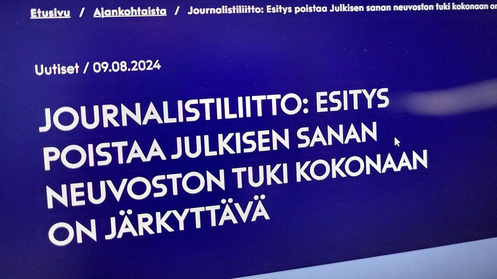 Kuva Suomen Journalistiliiton kotisivun etusivusta, kuvattu Helsingissä 9. elokuuta 2024. Journalistiliitto kertoi tiedotteessa, että Suomen hallitus aikoo lopettaa kokonaan tuen Julkisen sanan neuvostolle (JSN). Liiton mukaan päätös leikkaisi JSN:n rahoituksesta lähes kolmanneksen ja vaikuttaisi merkittävästi neuvoston toimintaan.