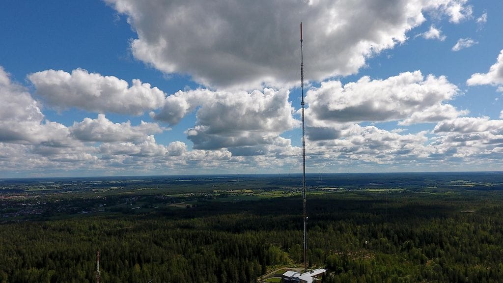 Radiomastoihin kiipeily voi olla hengenvaarallista, muistuttaa poliisi.