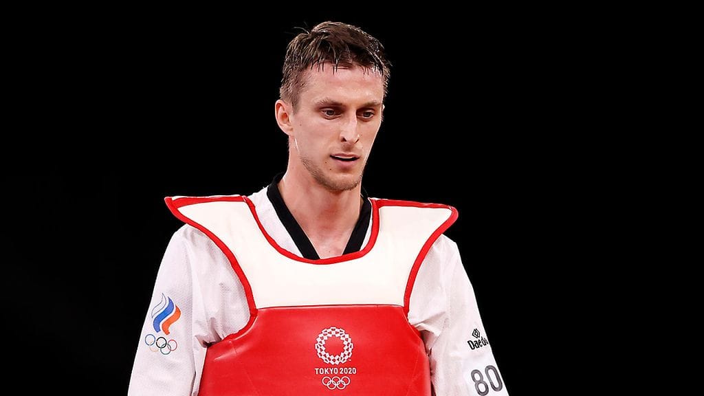 Taekwondon vuoden 2021 olympiavoittaja Vladislav Larin ei päässyt Pariisin olympialaisiin. Hän esti hänestä raportoineen ukrainalaistoimittajan sosiaalisessa mediassa.