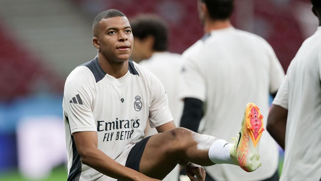 Kylian Mbappé on Real Madridin avauskokoonpanossa.