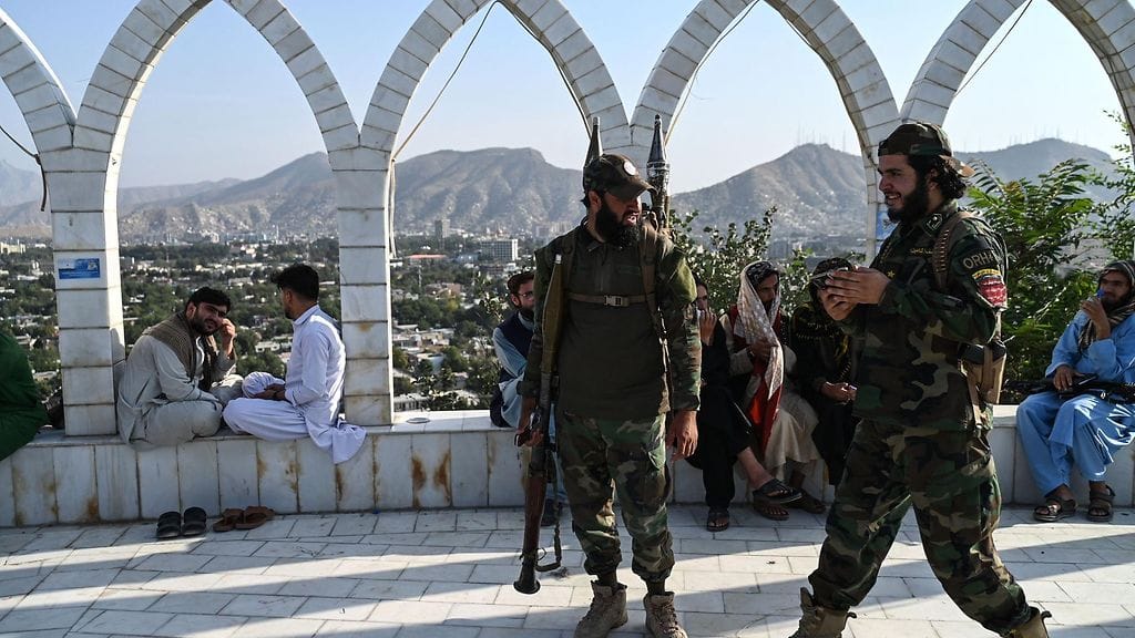 Yksikään maailman valtio ei tunnusta Afganistanin Taleban-hallintoa maan lailliseksi hallinnoksi, mutta silti maan kansainväliset suhteet ovat vilkastuneet esimerkiksi Kiinan ja Venäjän kanssa.