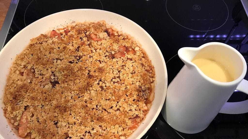 Omena-kaurapaistos on syysjälkkärien klassikko.