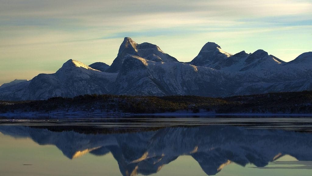 Berget-realityohjelmassa osallistujat kiipeävät Norjan Stetind-vuorelle.