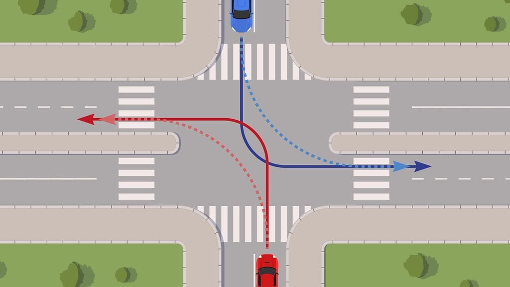 Se, kumpi ajolinja vasemmalle käännyttäessä tulisi valita, riippuu paljolti risteyksen muodosta. Myös vastaantulijan aikeita on syytä seurata.