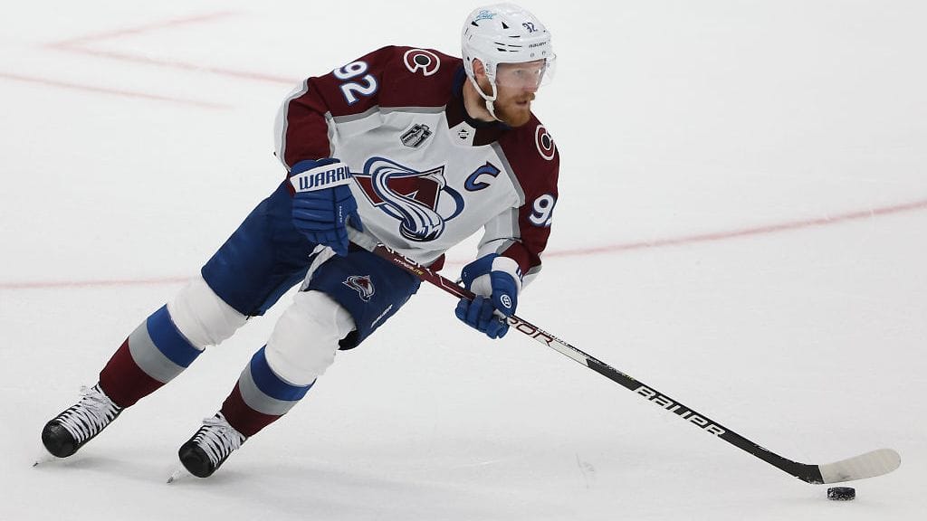 Gabriel Landeskog on tekemässä paluuta NHL-kaukaloon kahden vuoden huilin jälkeen.