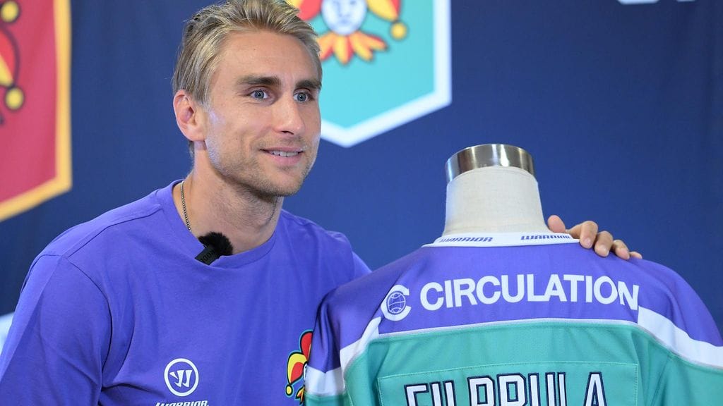 Valtteri Filppula on Jokereihin siirtyessään jo 40-vuotias kiekkoilija, mutta Mestikselle tasolle silti jättimäinen pelaajahankinta.