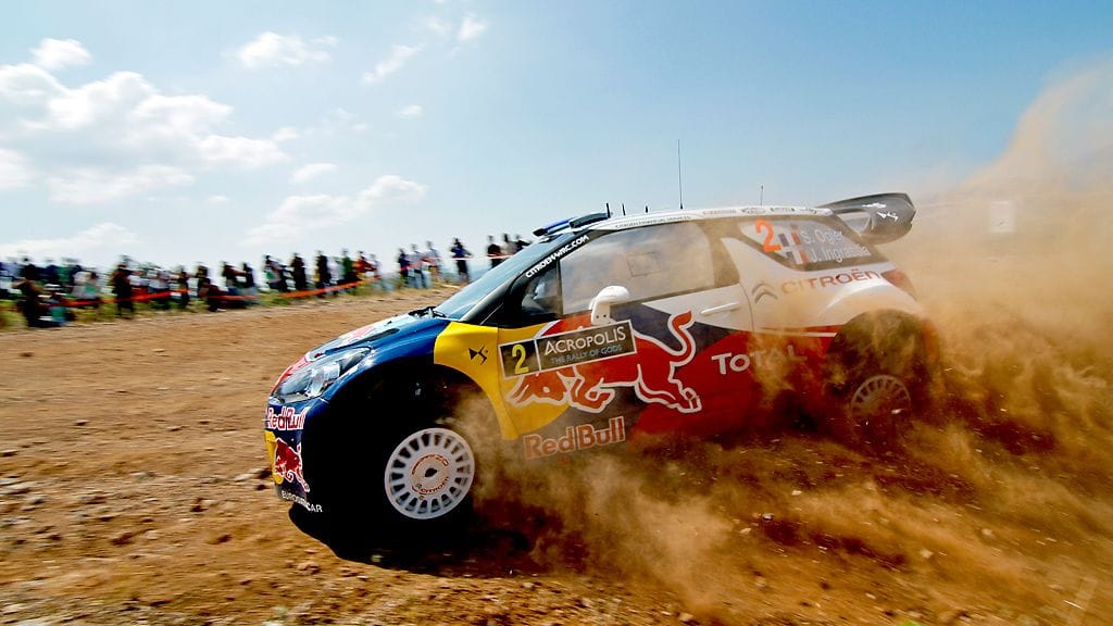 Sebastien Ogier vauhdissa Kreikan MM-rallissa.