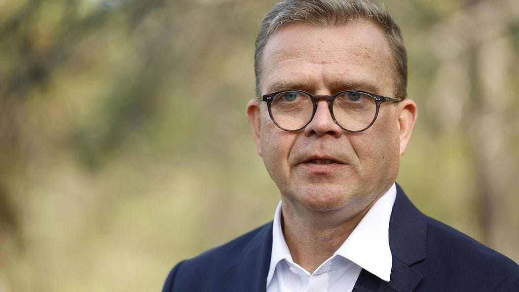 Petteri Orpon mielestä ihmisten hoitoonpääsy ei ole helpottunut eikä rahojen riittävyys parantunut julkisessa terveydenhuollossa.