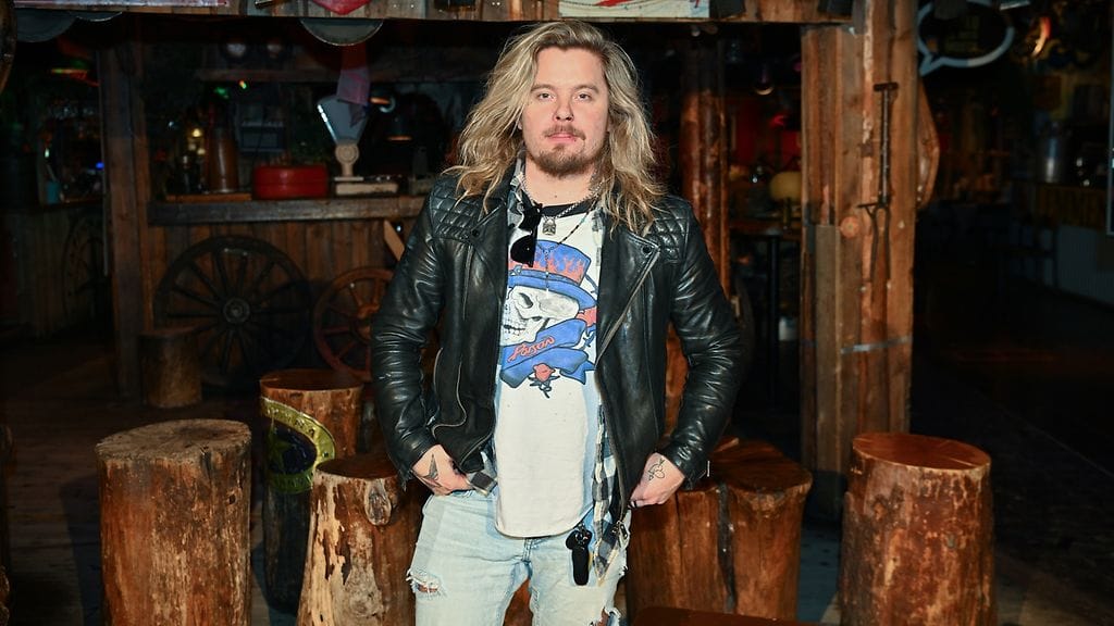 Archie Cruz sai äskettäin tuomion laittomasta uhkauksesta, kunnianloukkauksesta ja järjestystä ylläpitävän henkilön vastustamisesta.