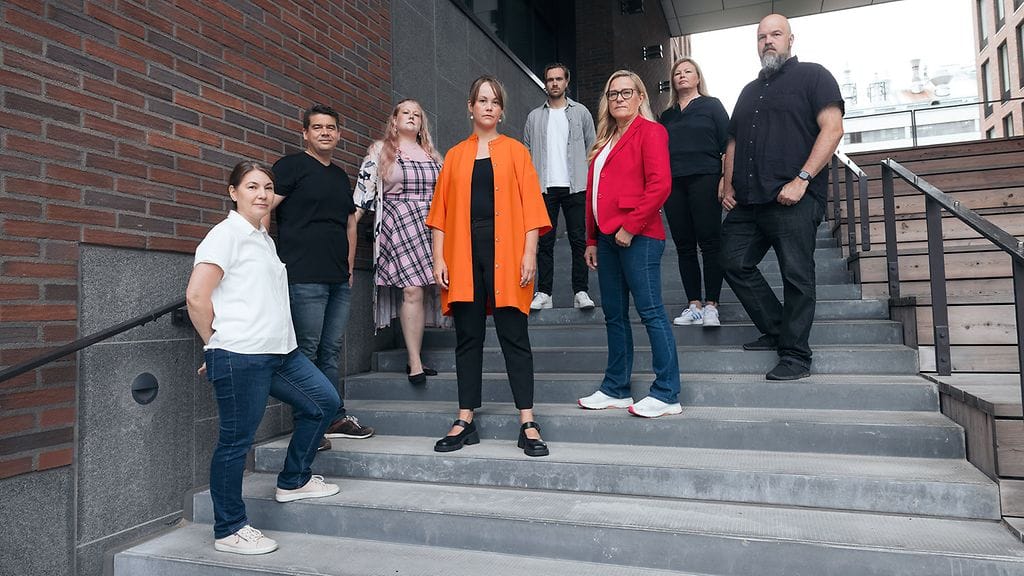 Kuvassa syksyn tekijät vasemmalta oikealle: Sari Paananen, Valtteri Kykkänen, Nelli Hyttinen, Terhi Romo, Anton Aaltio, Raija Kantomaa, Rebekka Härkönen ja Sami Myllys.