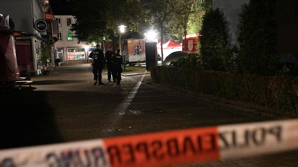 Saksassa tapahtuneessa veitsi-iskussa festivaaleille kuoli kolme ihmistä