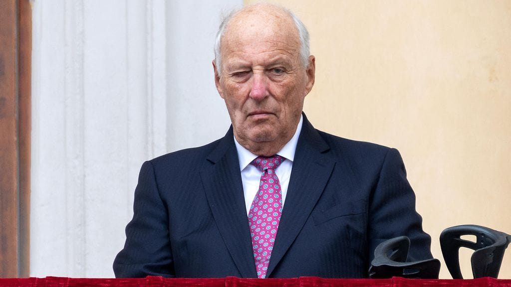 Kuningas Harald joutui Teneriffalla sairaalaan infektion myötä, jonka taustalla on jalan ihotulehdus.