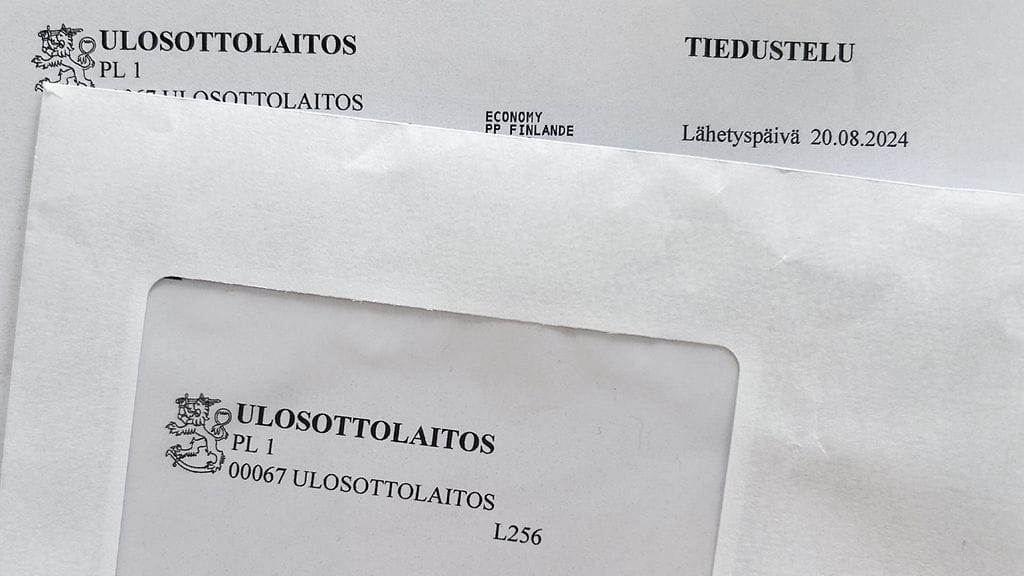 Sukulaisensa edunvalvojana toiminut Anniina alkoi saada ulosotosta tiedoksiantoja.