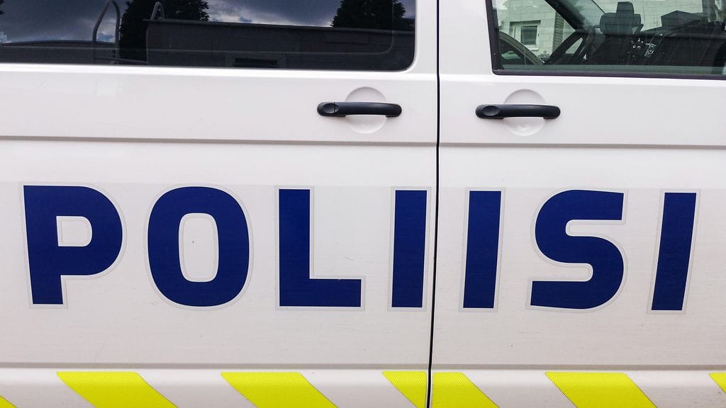 Poliisi löysi Nurmeksessa pakettiauton kyydistä yli sata huonokuntoista koiraa. Osa koirista oli pentuja. Kuvituskuva.