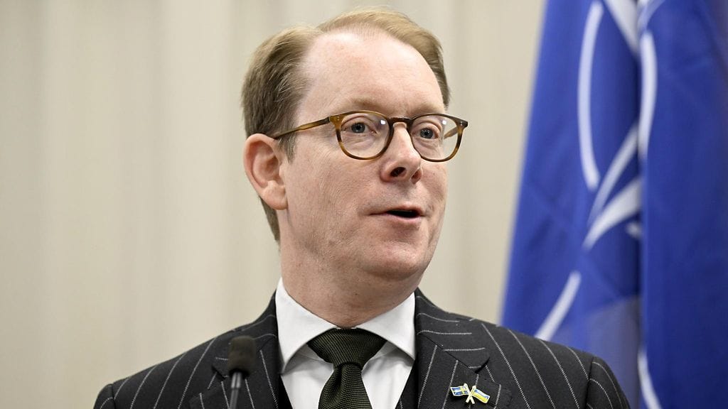 Ruotsin ulkoministeri Tobias Billström lehdistötilaisuudessa suomalaisen kollegansa (ei kuvassa) kanssa Ruotsinsuomalaisen kulttuurikeskuksen järjestämässä tilaisuudessa Espoossa 26. maaliskuuta.