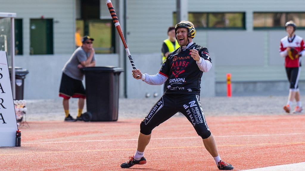 Manse PP:n Henri Puputti käynnisti avausjakson juoksujuhlat ensimmäisen vuoron läpilyönnillään.