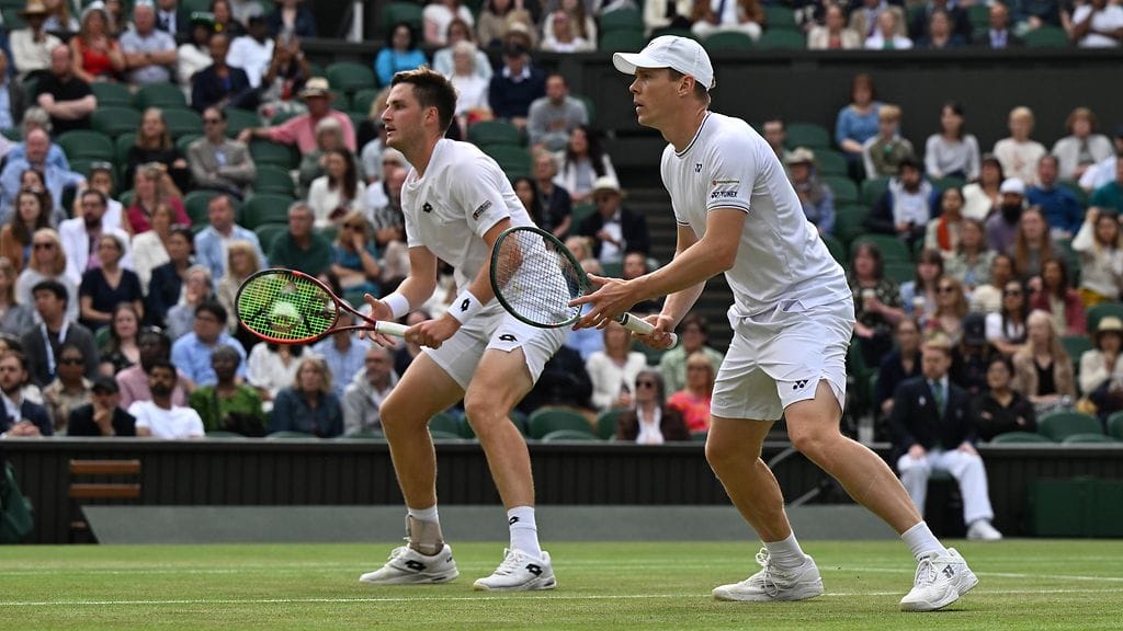 Henry Patten (vas.) ja Harri Heliövaara (oik.) avasivat US Openin voitokkaasti.