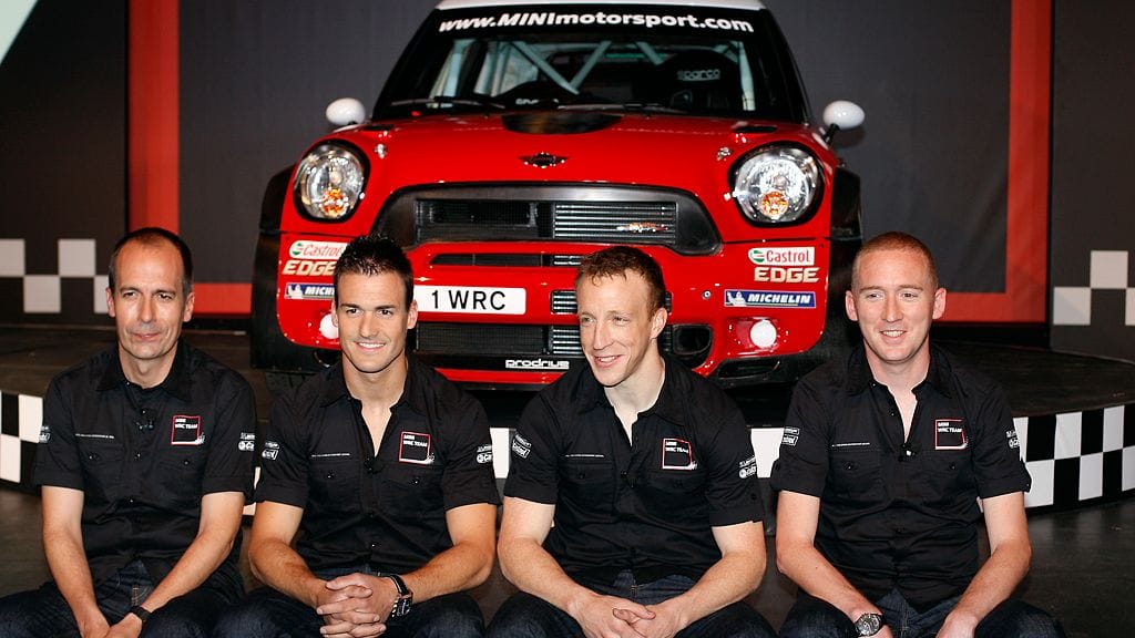 Dani Sordo (2. vasemmalta) ja Kris Meeke ovat Minin kuskit.