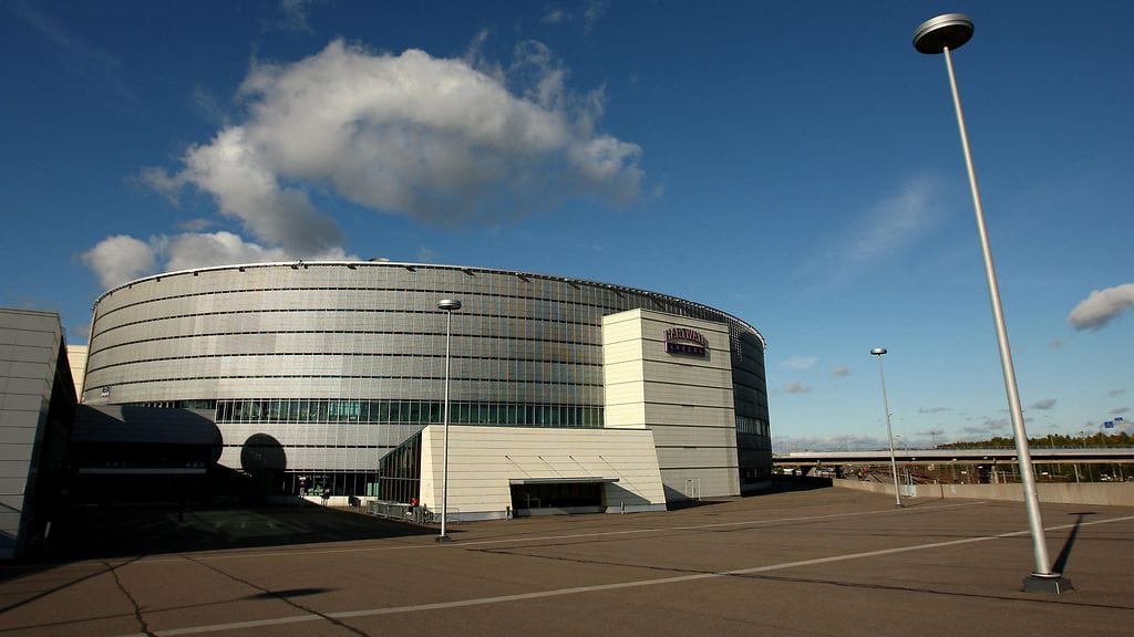 Helsinki-halli on seissyt yli kaksi vuotta toimettomana. Kuvassa näkyvä yhteistyökumppani ei enää liity areenaan.